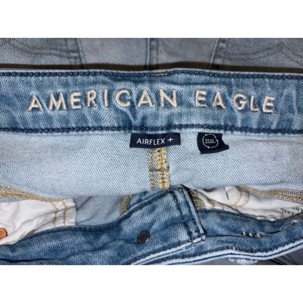 American Eagle Mens Athletic Fit Light Wash Airflex+ Jeans 30x30‎ T01-23